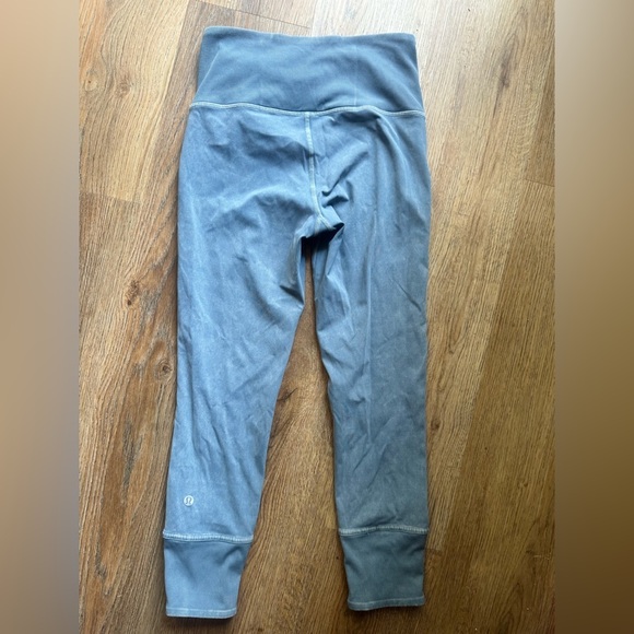Lululemon Wunder Under Crop 23" Ribbed leggings in Washed Moon Blue. Size 4. - Picture 6 of 8
